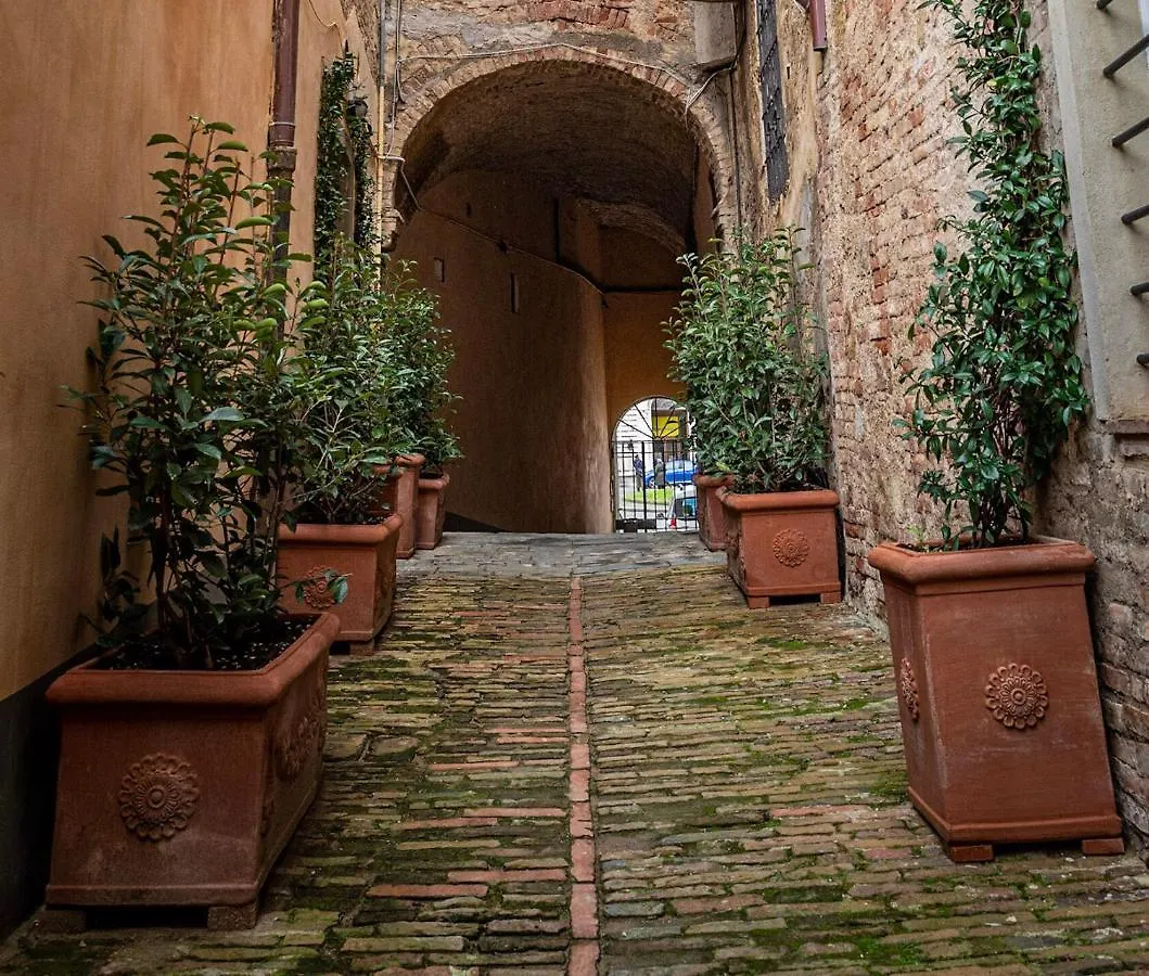 Domus Nannini Spa - L' Arco Di Matteotti Siena 0*,
