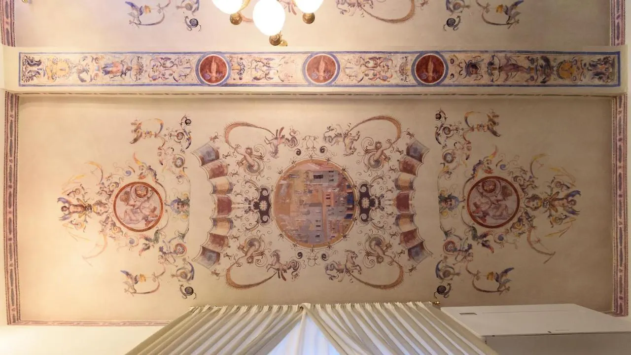 Domus Nannini Spa - L' Arco Di Matteotti Sienne