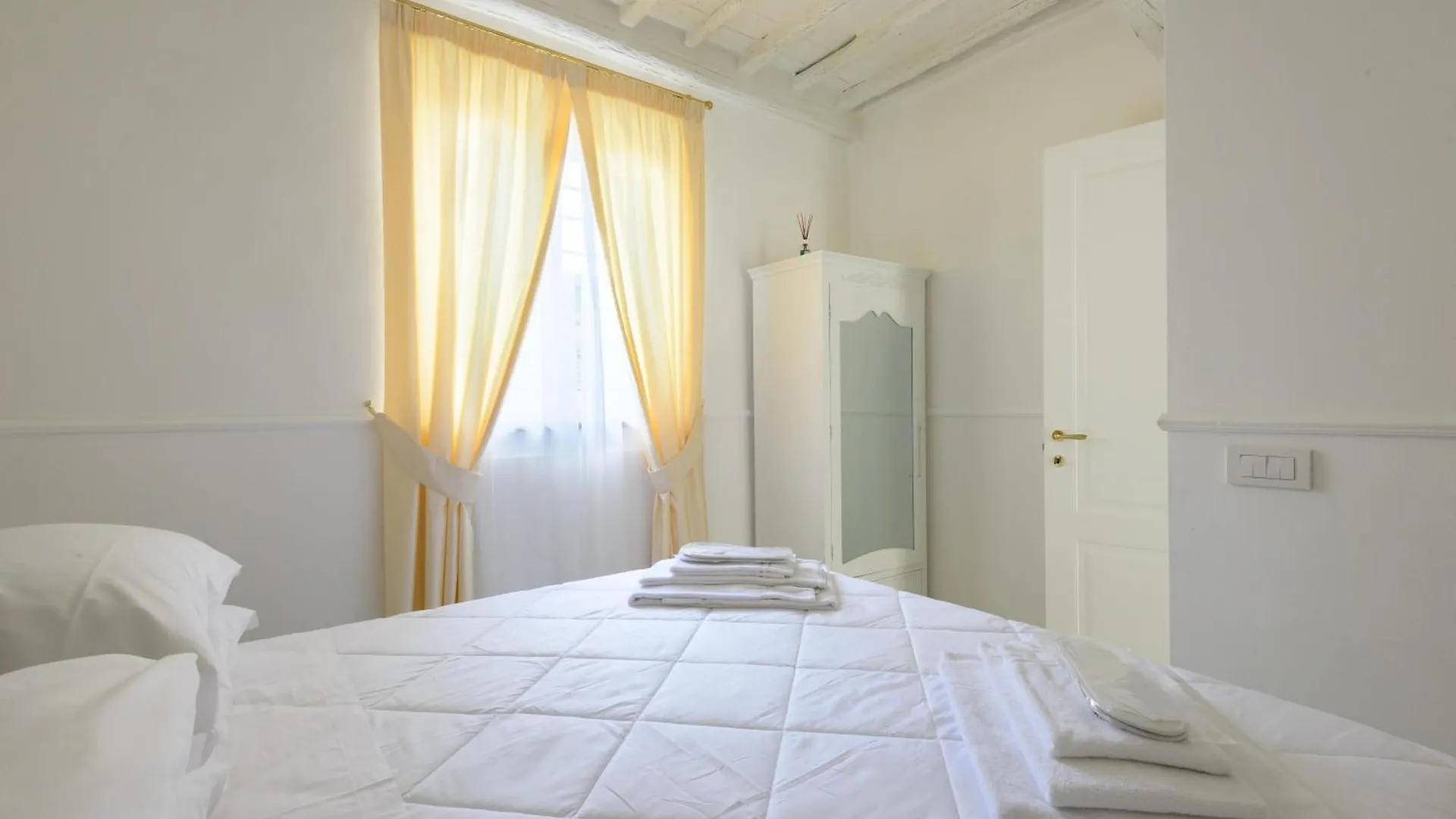 Domus Nannini Spa - L' Arco Di Matteotti Siena 0*,